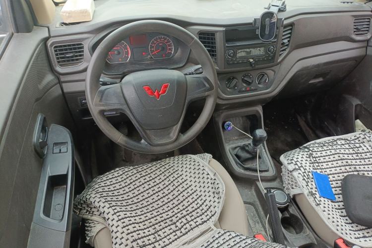 Used Wuling Hongguang V 2021 1.5L Jingqu Version LAR Steering Wheel