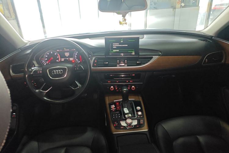 Used Audi A6L 2018 30th Anniversary Edition 30 FSI Style Model Center Console