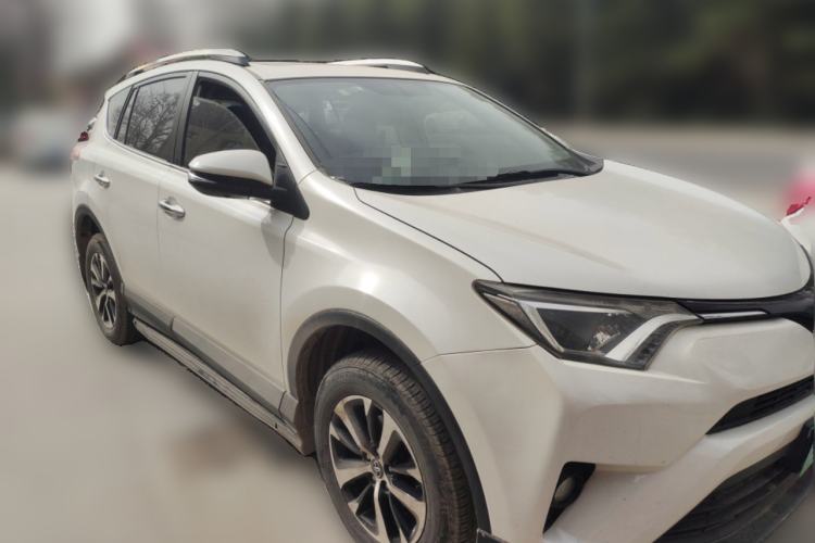 Used Toyota RAV4 2016 2.0L CVT Two-Wheel Drive Fashion Edition China V Standard