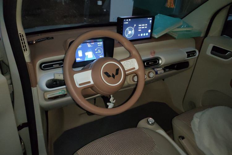 Used Wuling Hongguang MINIEV 2024 3rd Generation 215km Youth Edition Center Console