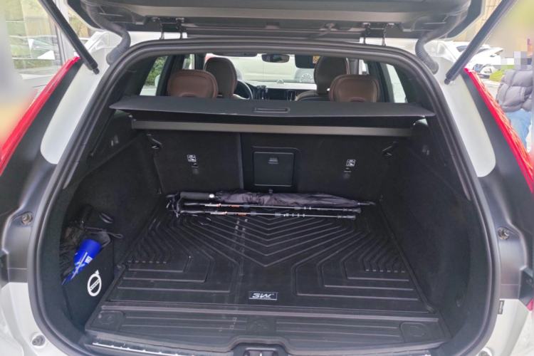 Used Volvo XC60 2023 B5 4x4 Smart Luxury Edition
