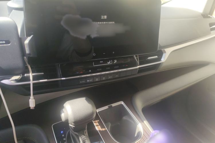 Used Toyota Granvia 2023 2.5L Hybrid Comfort Edition Audio And AC Panel