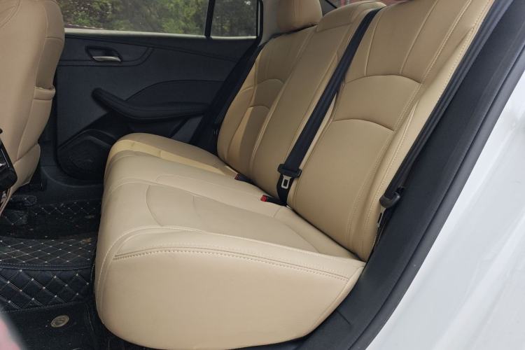 Used Roewe i5 2026 Model 1.5L Manual Comfort Version Left Rear Seat