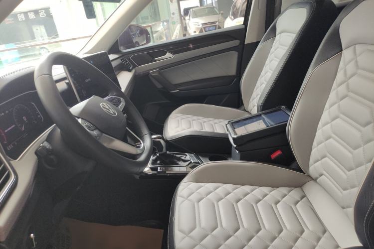 Used Volkswagen Tayron 2023 330TSI Two-Wheel-Drive Luxury Plus Advanced Version Left Front Seat