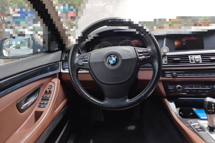 Used BMW 5 Series 2014 520Li Elegant Model
