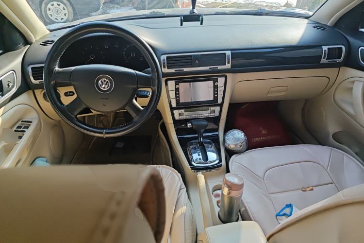 Used Volkswagen Passat 2009 2.0L MFI Automatic Luxury Edition
