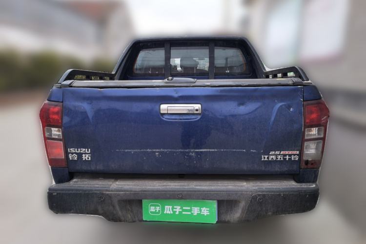 Used Isuzu D-MAX 2020 2.5T 4x4 Automatic Flagship Edition China VI JE4D25Q6A
