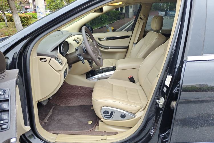 Used Mercedes-Benz R-Class 2014 R 400 4MATIC Luxury Model Left Front Seat