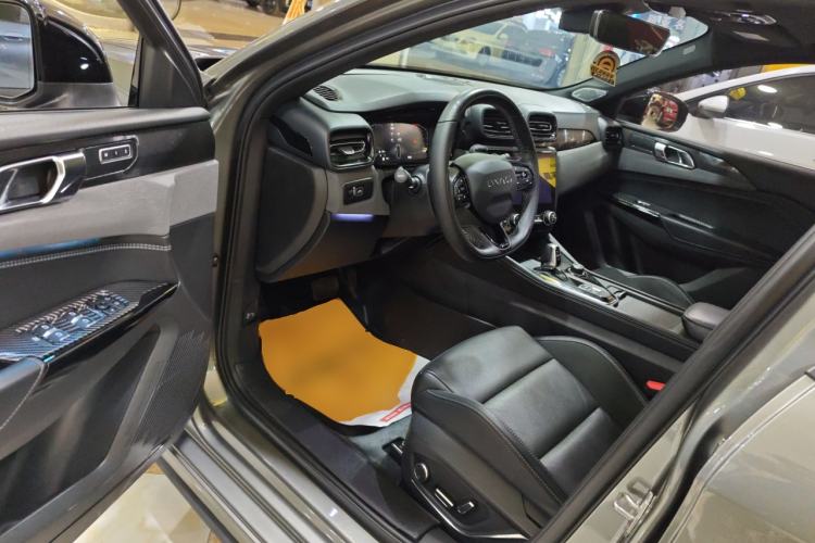 Used Lynk & Co 03 2022 2.0TD DCT JingPro
