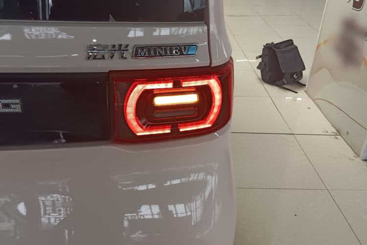 Used Wuling Hongguang MINIEV 2021 Macaron Premium Model – Lithium-NMC
