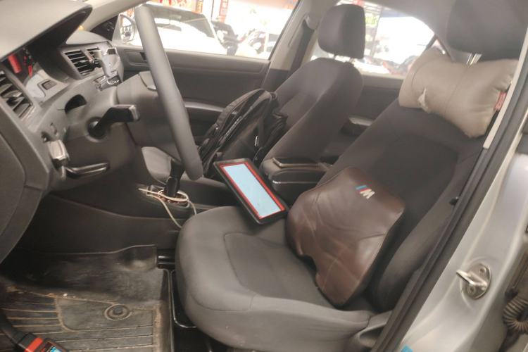 Used Volkswagen Santana 2015 1.6L Manual Fashion Edition Left Front Seat