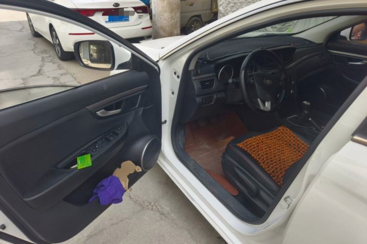 Used Bestune B50 2016 1.6L manual Comfort trim level Driver Seat