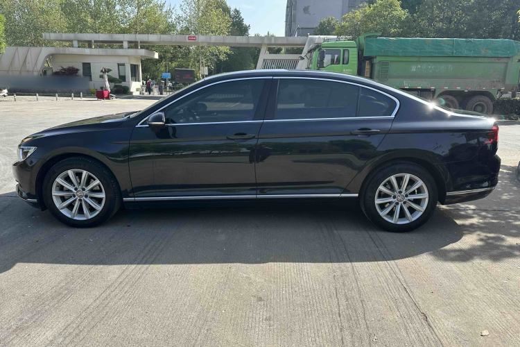 Used Volkswagen Magotan 2017 330TSI DSG Leading Model Exterior 11