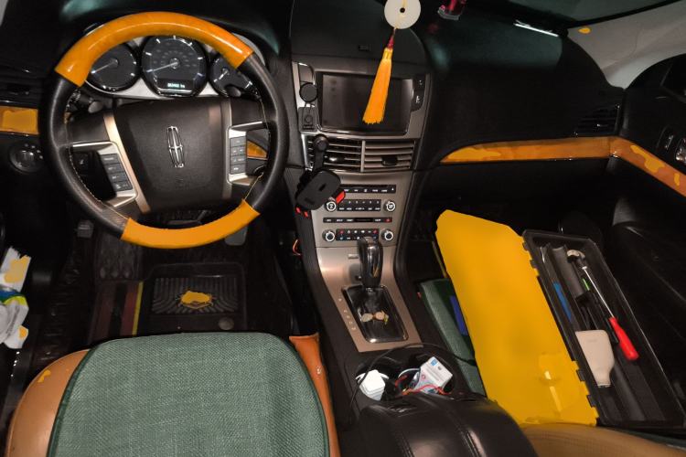 Used Lincoln MKT 2010 3.5T EcoBoost AWD Center Console