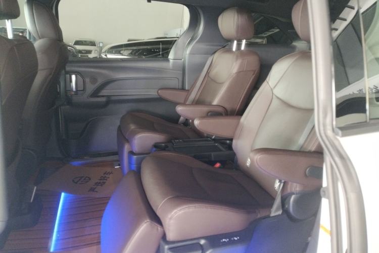 Used Toyota Granvia 2023 2.5L Hybrid Flagship VIP Edition Left Rear Seat