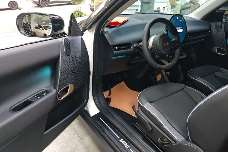 Used MINI Electric MINI COOPER 2024 456km COOPER E Classic Edition
