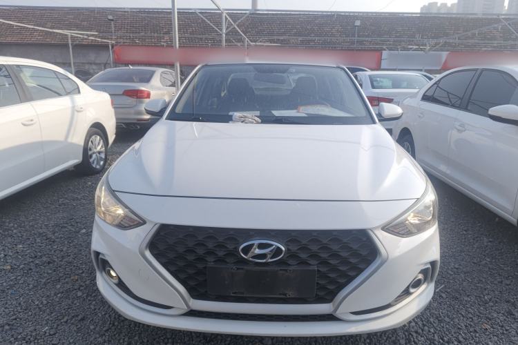 Used Hyundai Celesta 2017 1.6L Automatic Enjoyment Version GLS
