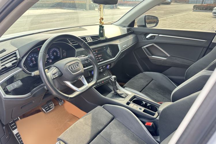 Used Audi Q3 2021 40 TFSI Fashion Dynamic Model
