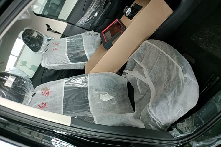 Used Hongqi E-QM5 2022 431 km Charge & Enjoy Edition
