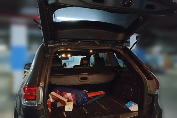 Used Jeep Grand Cherokee 2016 3.0L Elite Navigation Edition Trunk