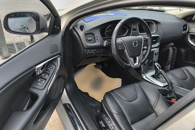 Used Volvo V40 2017 T3 Zhiya Edition