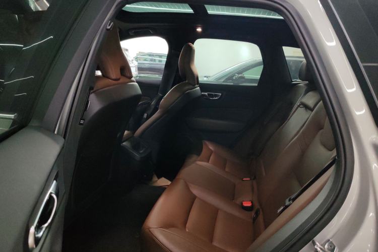 Used Volvo XC60 2022 B5 4x4 Zhiyi Luxury Edition
