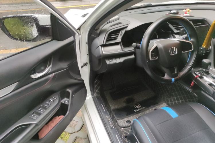 Used Honda Civic 2016 180TURBO CVT Comfort Version Interior 3