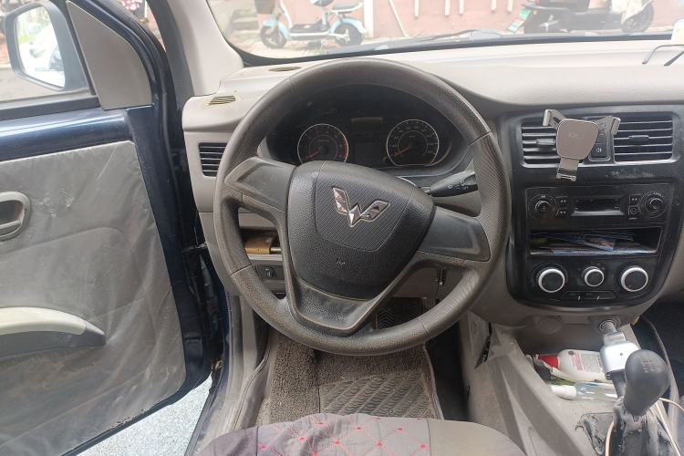 Used Wuling Rongguang V 2016 1.5L Practical Version