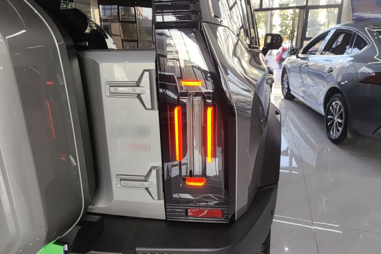 Used JETOUR Traveler 2023 2.0T All-Wheel Drive CrossPRO+
