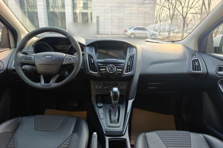 Used Ford Focus 2015 Hatchback EcoBoost 125 Automatic Supreme Style Edition
