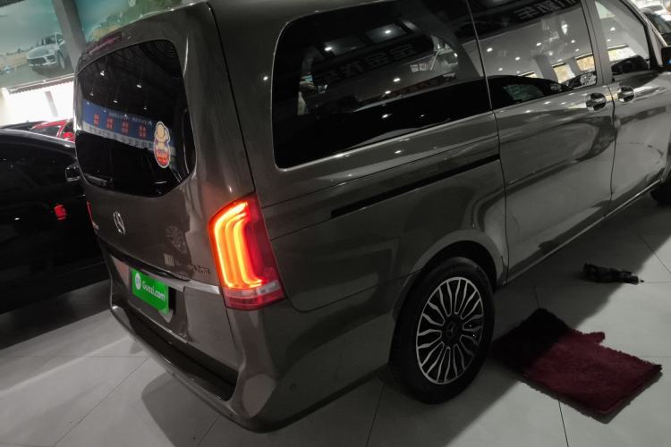 Used Mercedes-Benz V-Class 2017 V 260 Avantgarde Edition