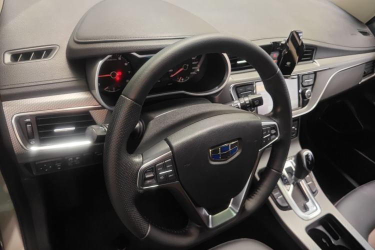 Used Geely Auto Emgrand GS 2016 Sport Edition 1.3T Automatic ZhenShang Model Center Console