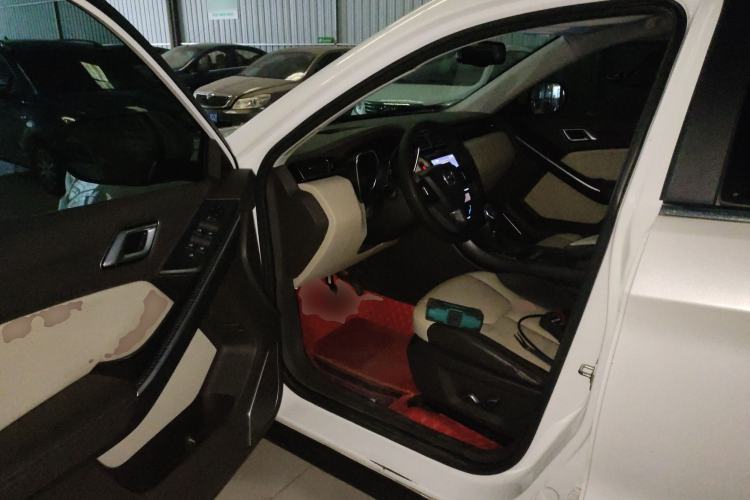 Used JMC Yusheng S330 2016 1.5L GTDi Automatic Two-Wheel Drive Flagship Edition Driver Seat