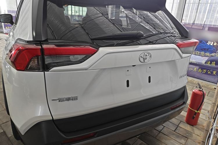 Used Toyota RAV4 2021 2.0L CVT Two-Wheel Drive Fashion Edition Exterior 4