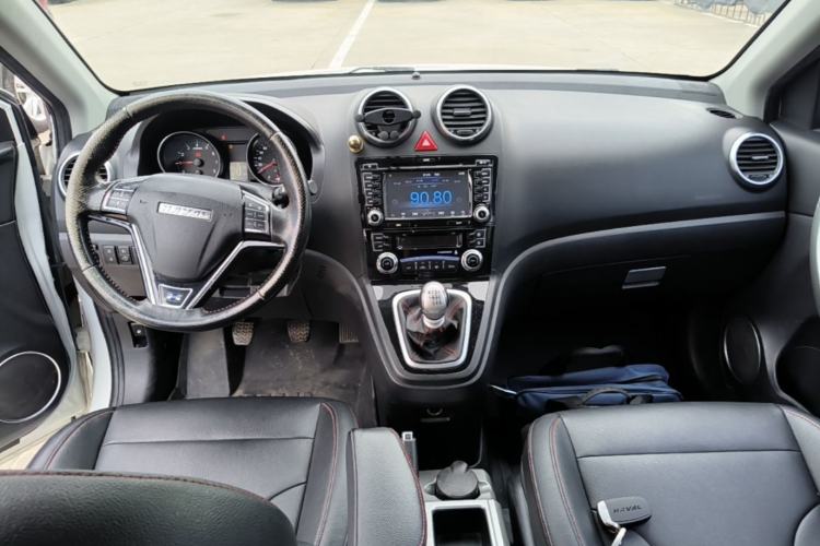 Used Haval H6 2016 Upgraded Model 1.5T Manual Two-Wheel Drive Elite Version Center Console