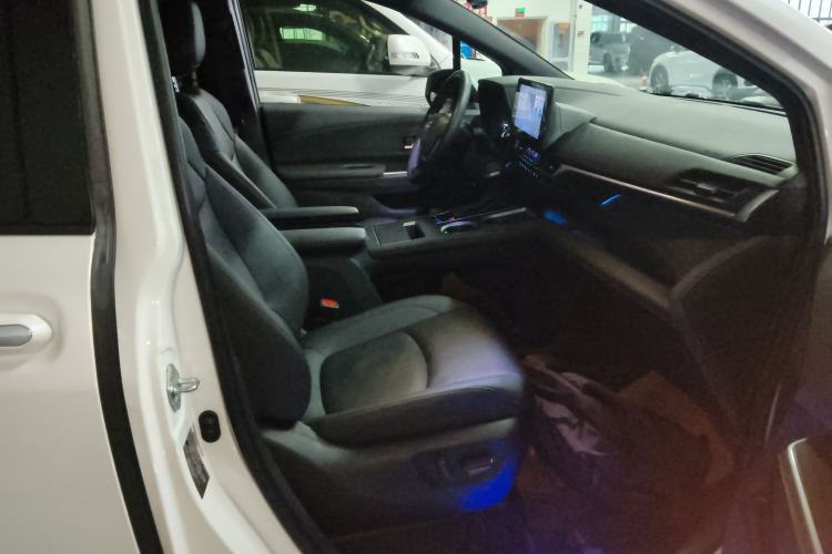 Used Toyota Sienna 2021 2.5L Hybrid Premium Edition
