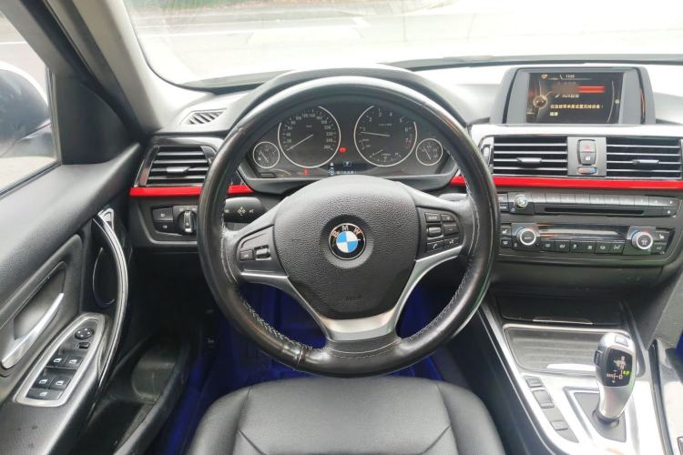 Used BMW 3 Series 2015 320i Fashion Model Steering Wheel