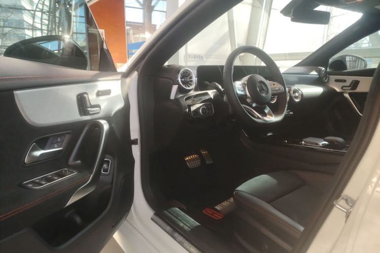 Used Mercedes-Benz CLA 2022-Year Updated CLA 200
