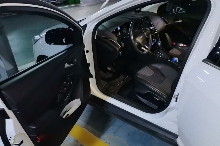 Used Ford Focus 2015 Hatchback EcoBoost 125 Automatic Supreme Style Edition
