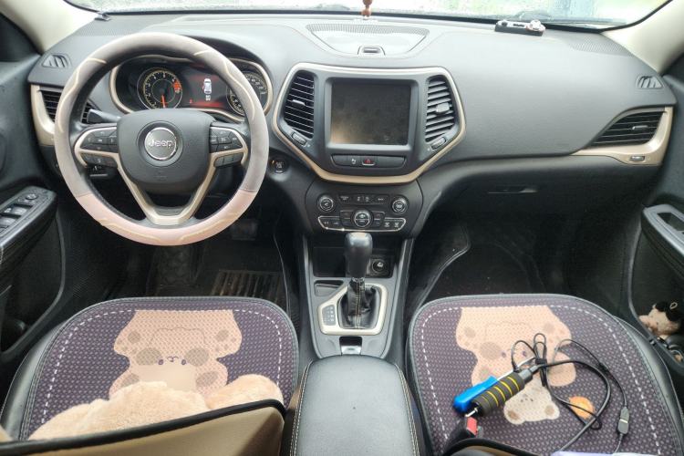 Used Jeep Cherokee 2016 2.4L Leading Smart Version Center Console