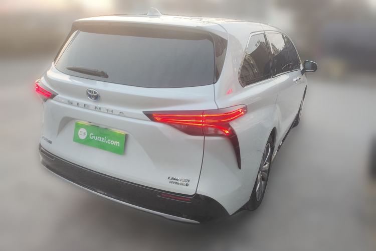 Used Toyota SIENNA 2023 2.5L Hybrid Deluxe Edition Rear Right 45 Deg