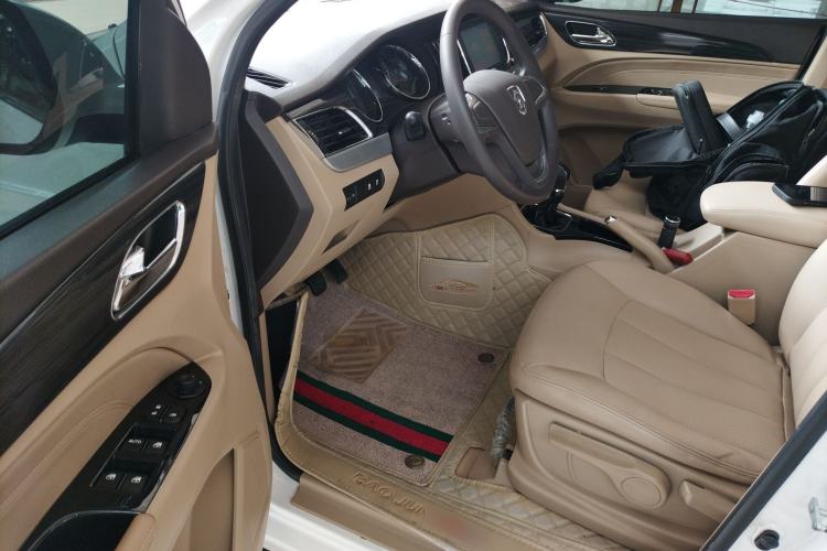 Used Baojun 730 2016 1.5L Manual Comfort Version 7 Seats China V Emission Standard Driver Seat