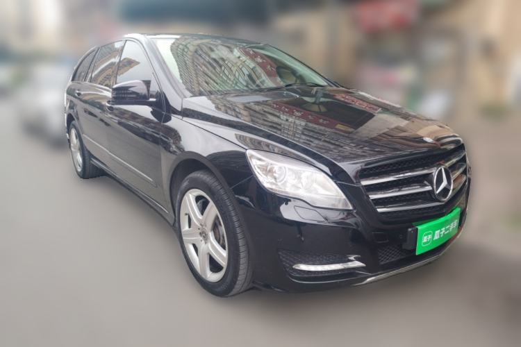 Used Mercedes-Benz R-Class 2014 R 320 4MATIC Business Model Front Right 45 Deg