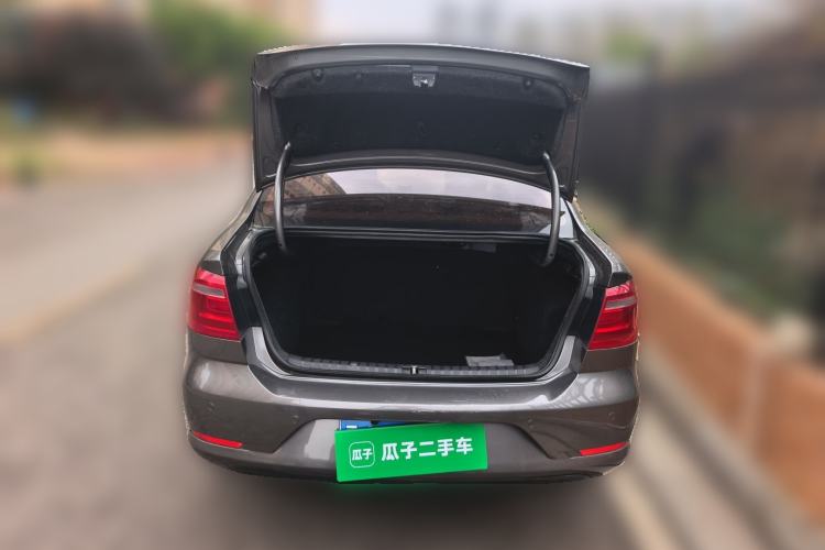 Used Volkswagen Bora 2013 1.6L Manual Fashion Edition
