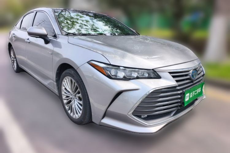 Used Toyota Avalon 2019 Dual-Engine 2.5L XLE Prestige Version China VI Standard Front Right 45 Deg