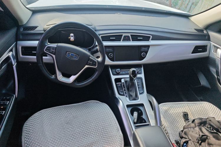 Used Geely Auto Emgrand X7 Sport 2016 1.8TD Automatic Smart Model Center Console