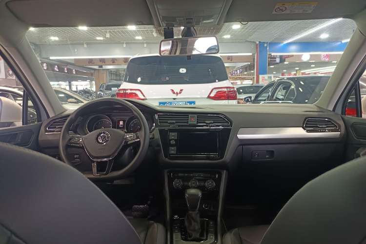 Used Volkswagen Tiguan L 2019 330TSI Automatic Two-Wheel Drive Panoramic Comfort Edition China V Standard
