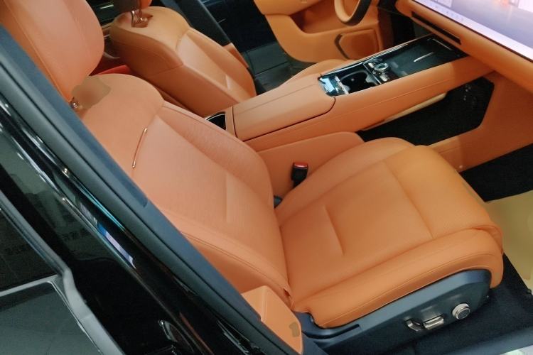 Used Lynk & Co 900 2025 1.5T Ultra
