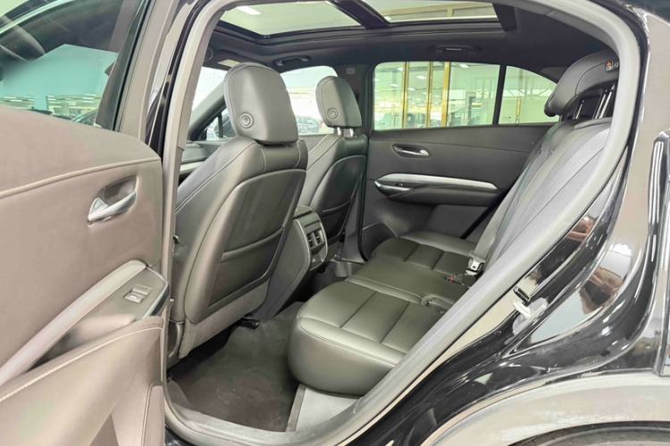 Used Cadillac XT4 2021 28T Two-Wheel Drive Luxury Version
