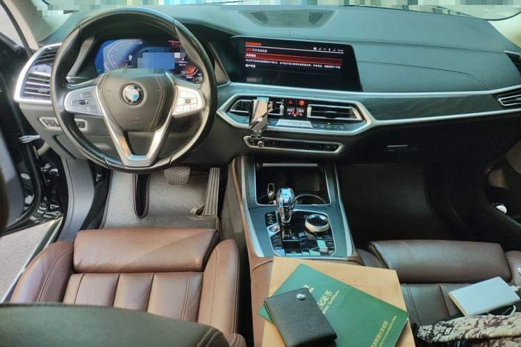 Used BMW X7 2019 xDrive40i Luxury Package with Leading Features
